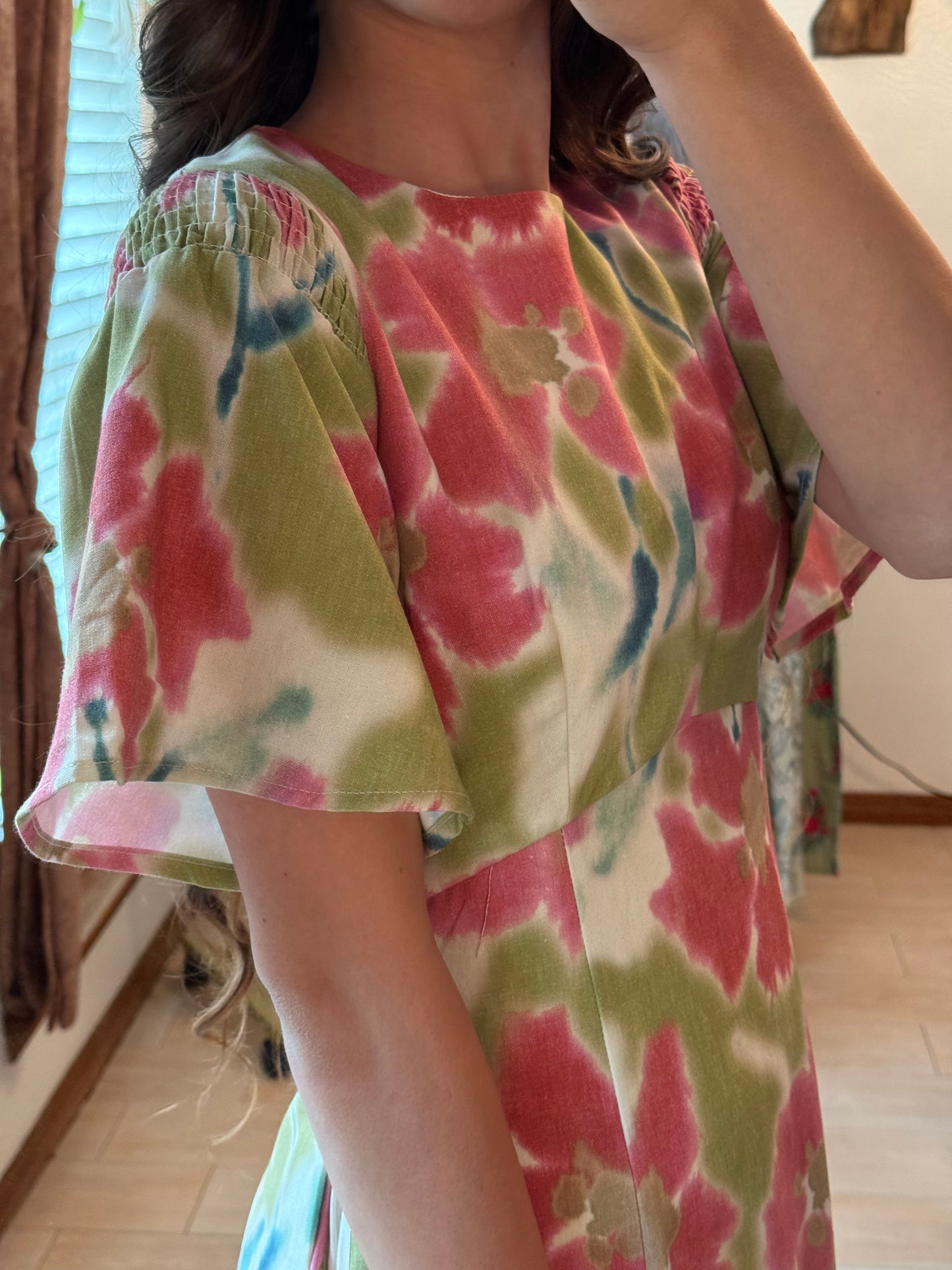 Floral Print Smocked Shoulder Midi Dress